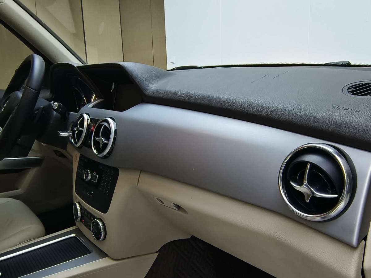 Mercedes-Benz GLK Class 2014 car image #17