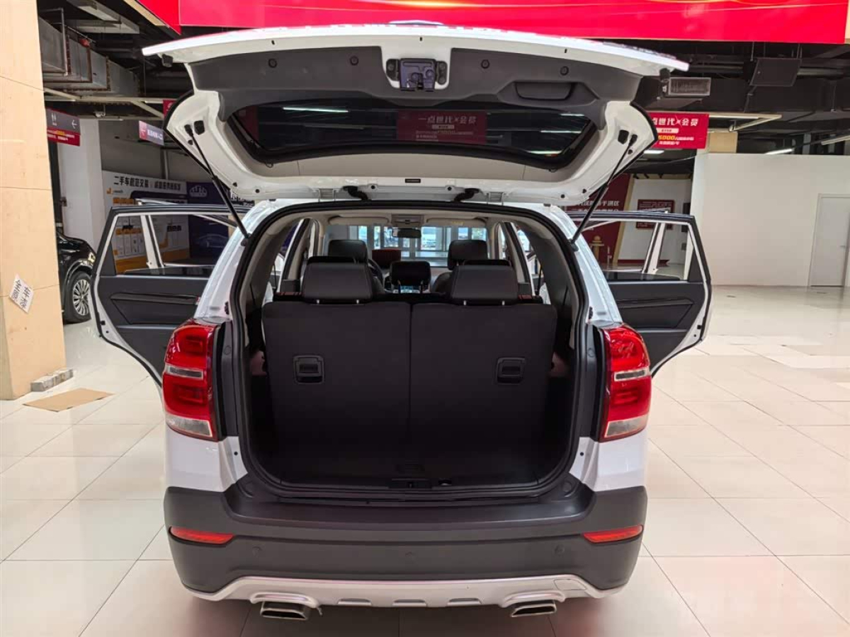 Chevrolet Captiva 2017 car image #17
