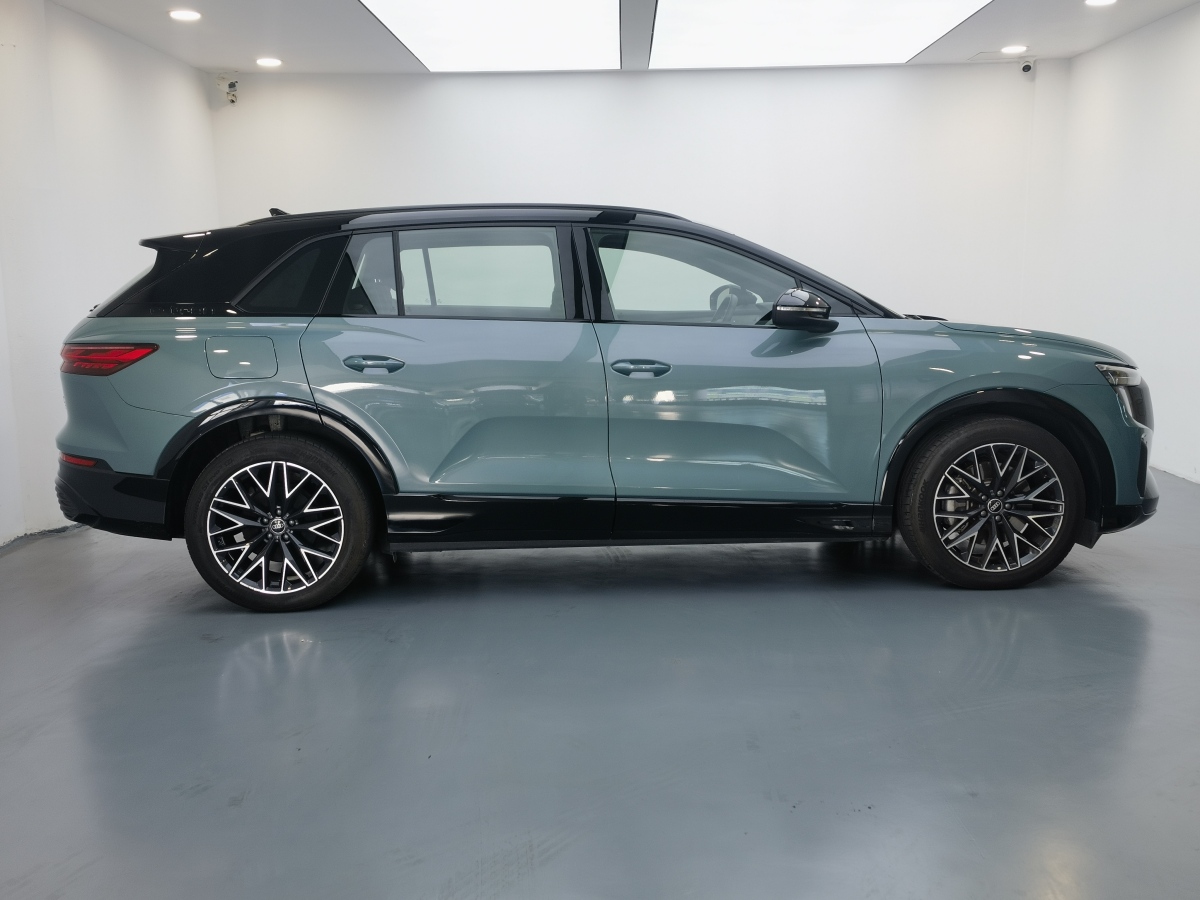 Audi Q5 e-tron 2023 صورة سيارة #17