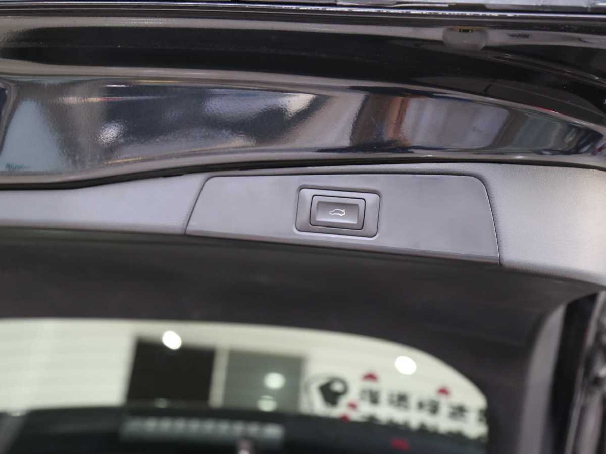 Toyota RAV4 2020 car image #17