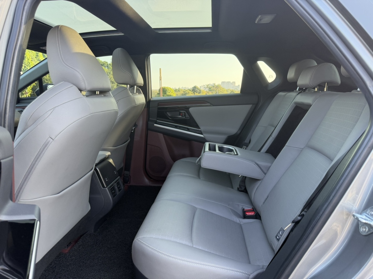 Toyota bZ4X 2022 изображение автомобиля #17