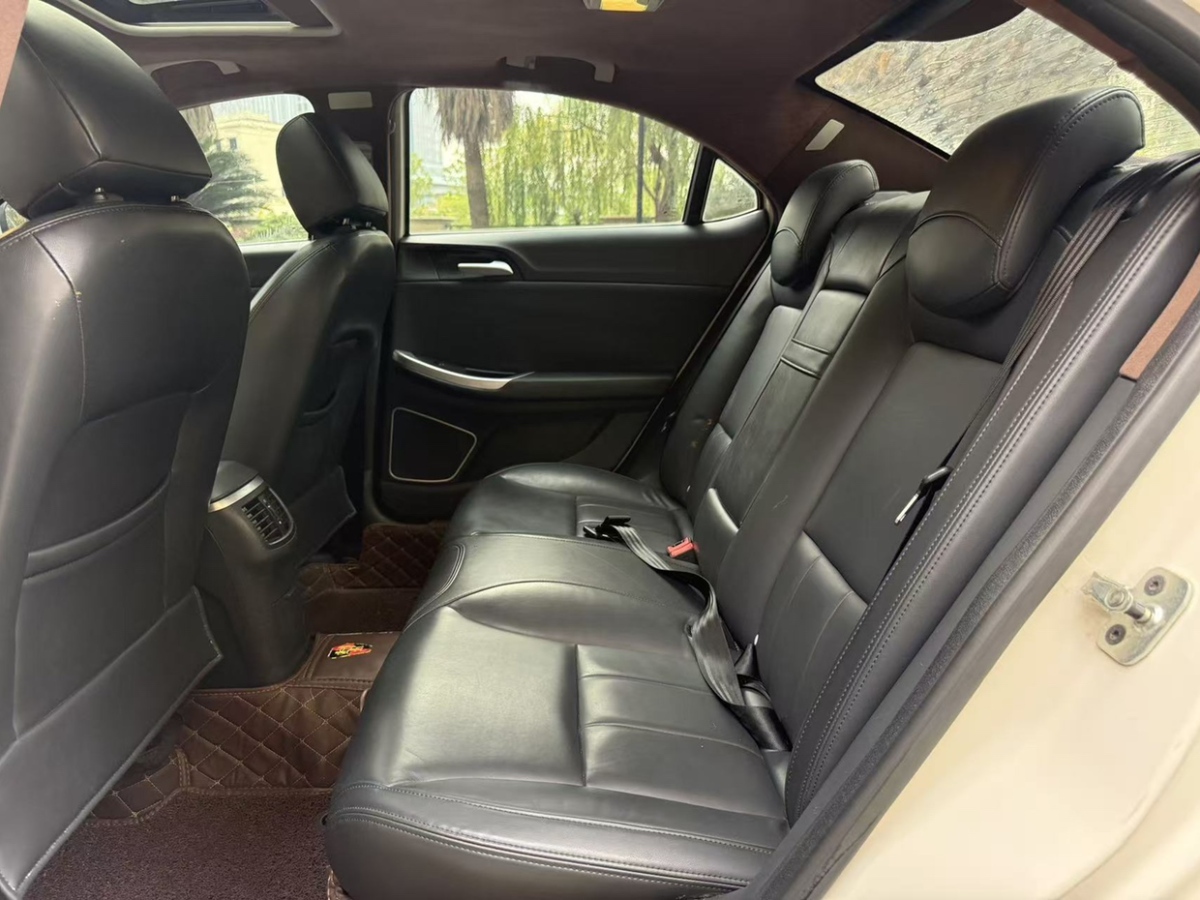 Audi A3 2019 car image #17