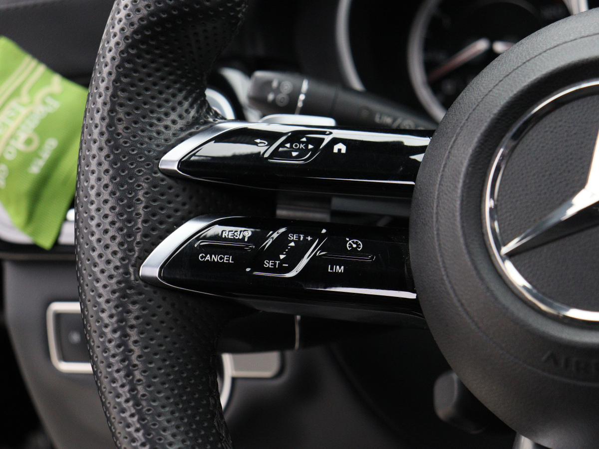 Mercedes-Benz 2012 car image #17