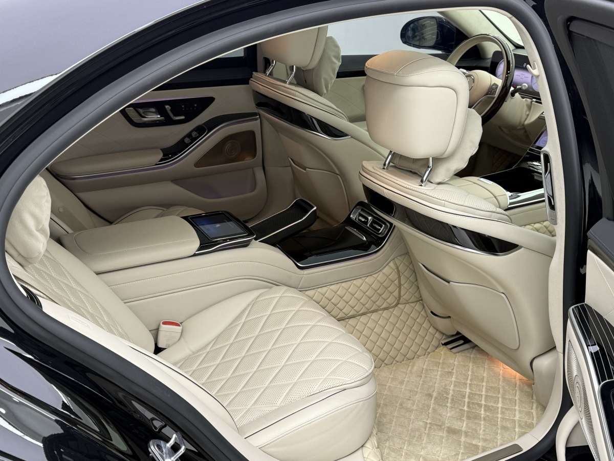 Mercedes-Benz Maybach S Class 2023 car image #17