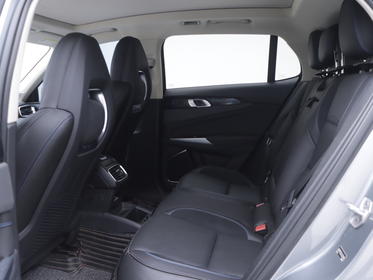 Lynk & Co 01 EM-P 2018 car image #17