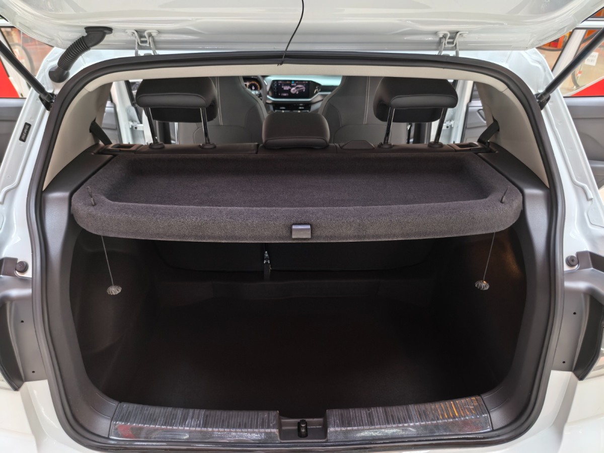 Volkswagen T-Cross 2024 car image #17