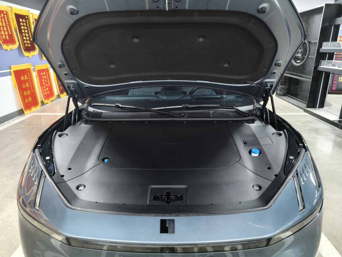 Lynk & Co Z10 2024 car image #17