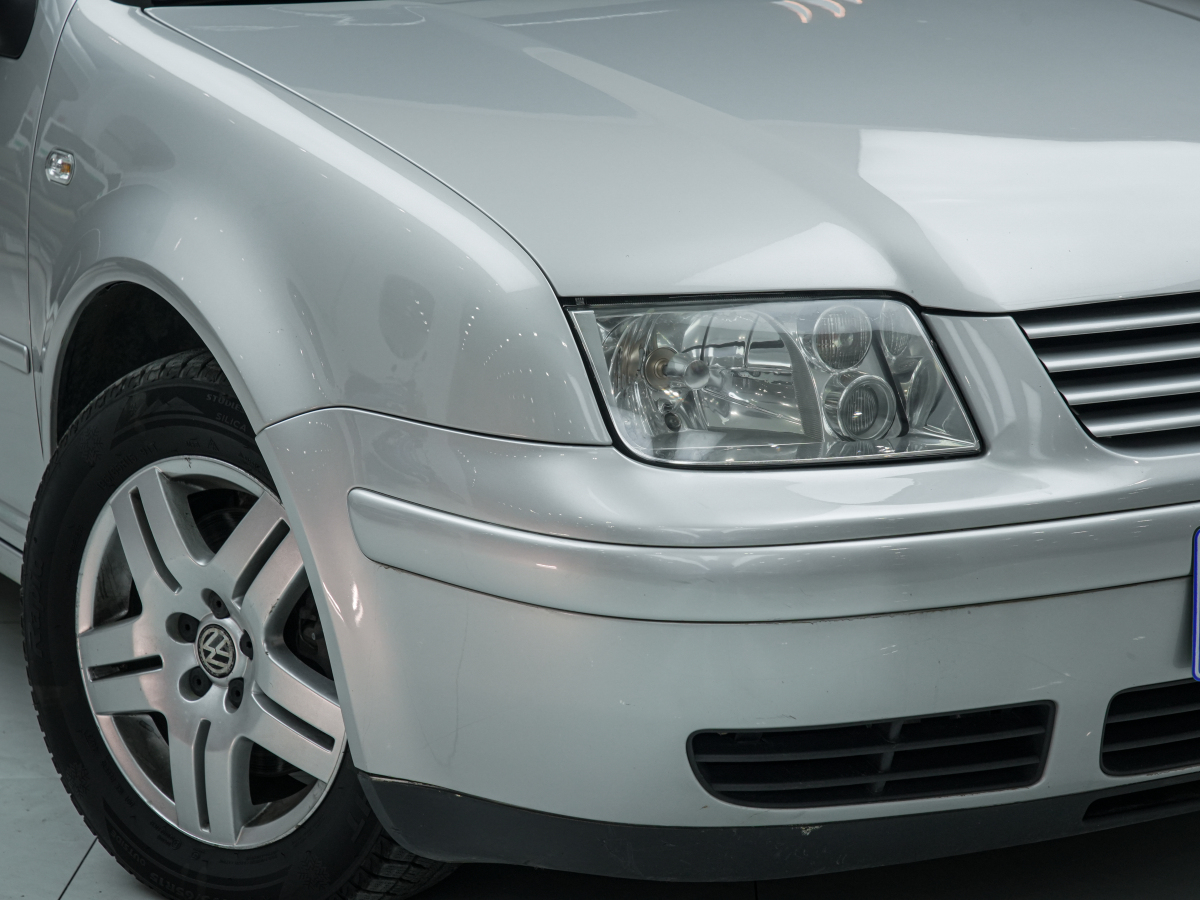 Volkswagen 2004 car image #17