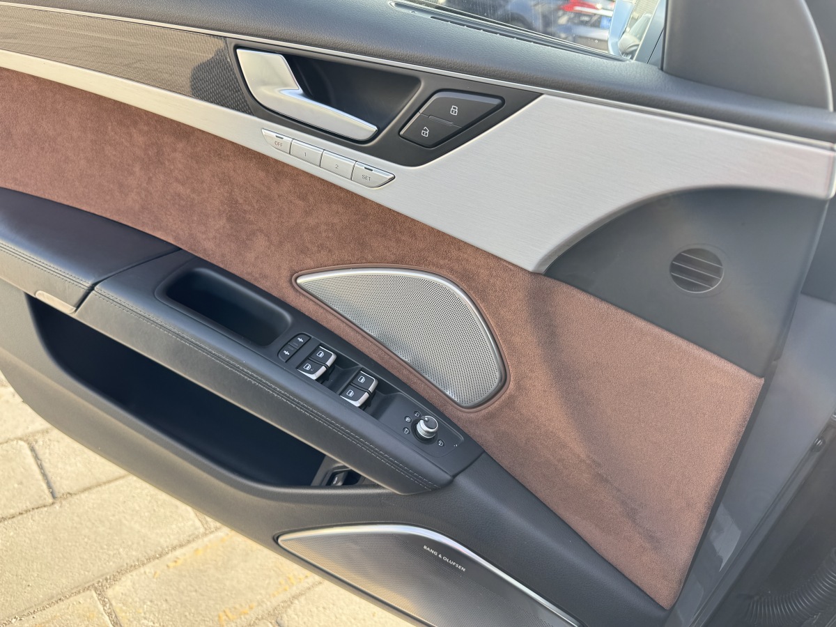 Audi S8 2012 #17 Audi S8 2012 car image #17