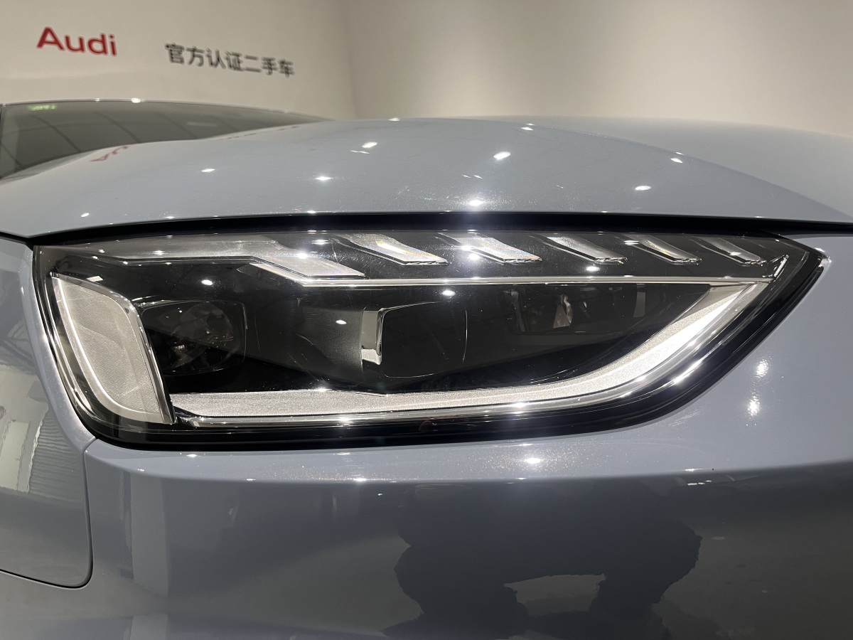 Audi A4L 2022 car image #17