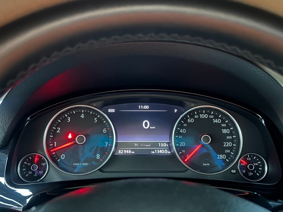 Volkswagen Touareg 2016 car image #17