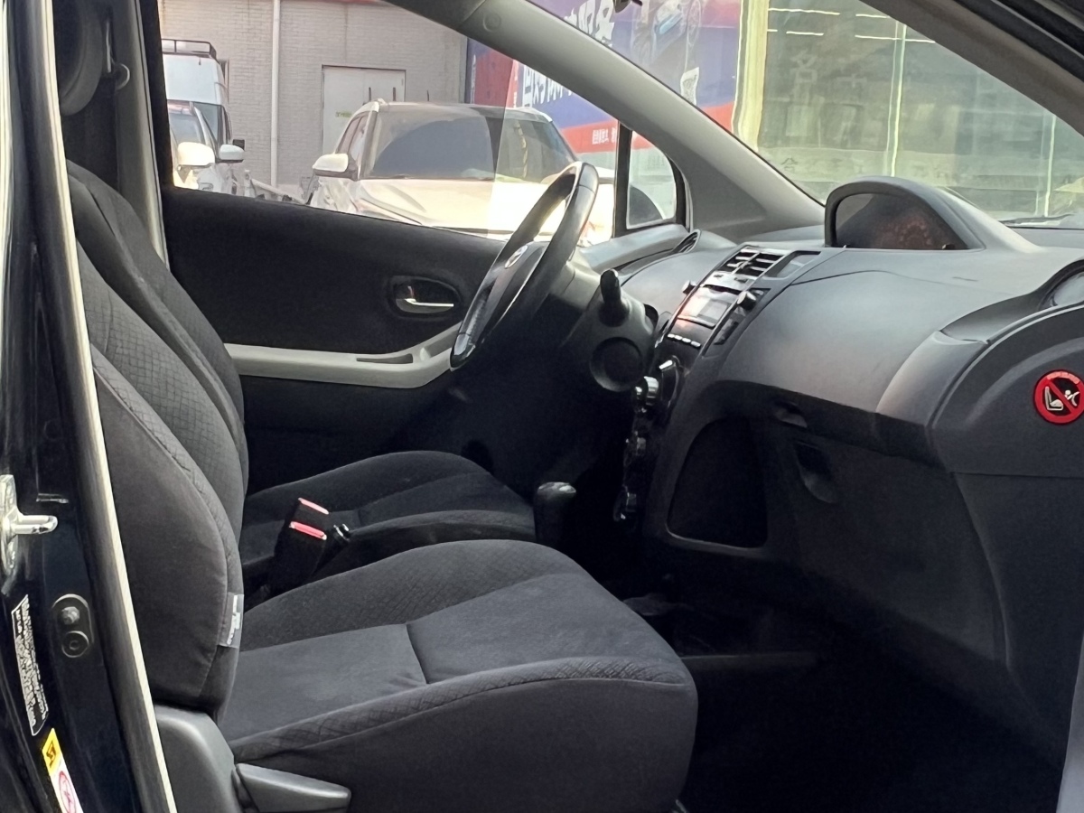 Toyota Yaris 2009 car image #17