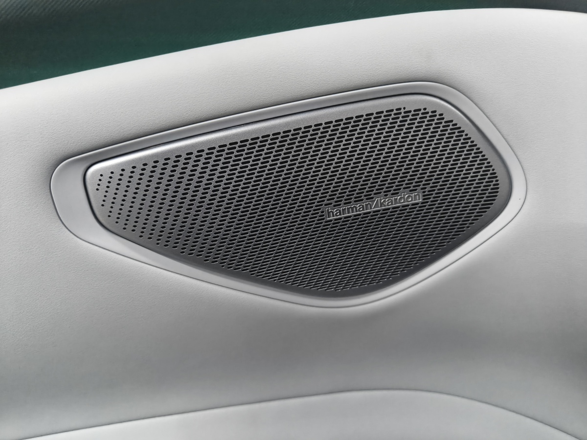 Lynk & Co Z10 2025 car image #17