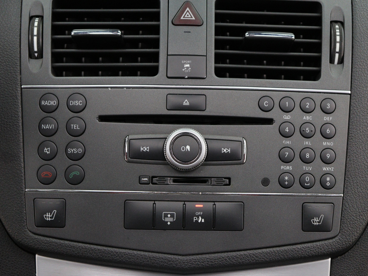 Mercedes-Benz C AMG 2010 image de voiture #17