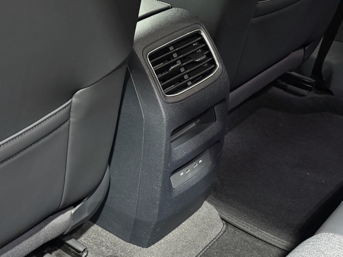 Volkswagen ID.4 Crozz 2023 immagine di auto #17