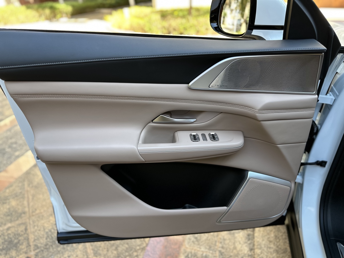 Xpeng G9 2025 imagem de carro #17