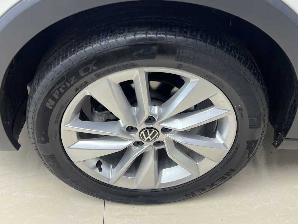 Volkswagen T-Cross 2021 #17 Volkswagen T-Cross 2021 car image #17