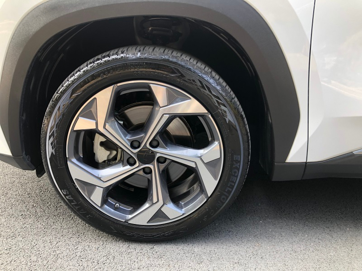 GEELY Boyue L 2024 car image #17