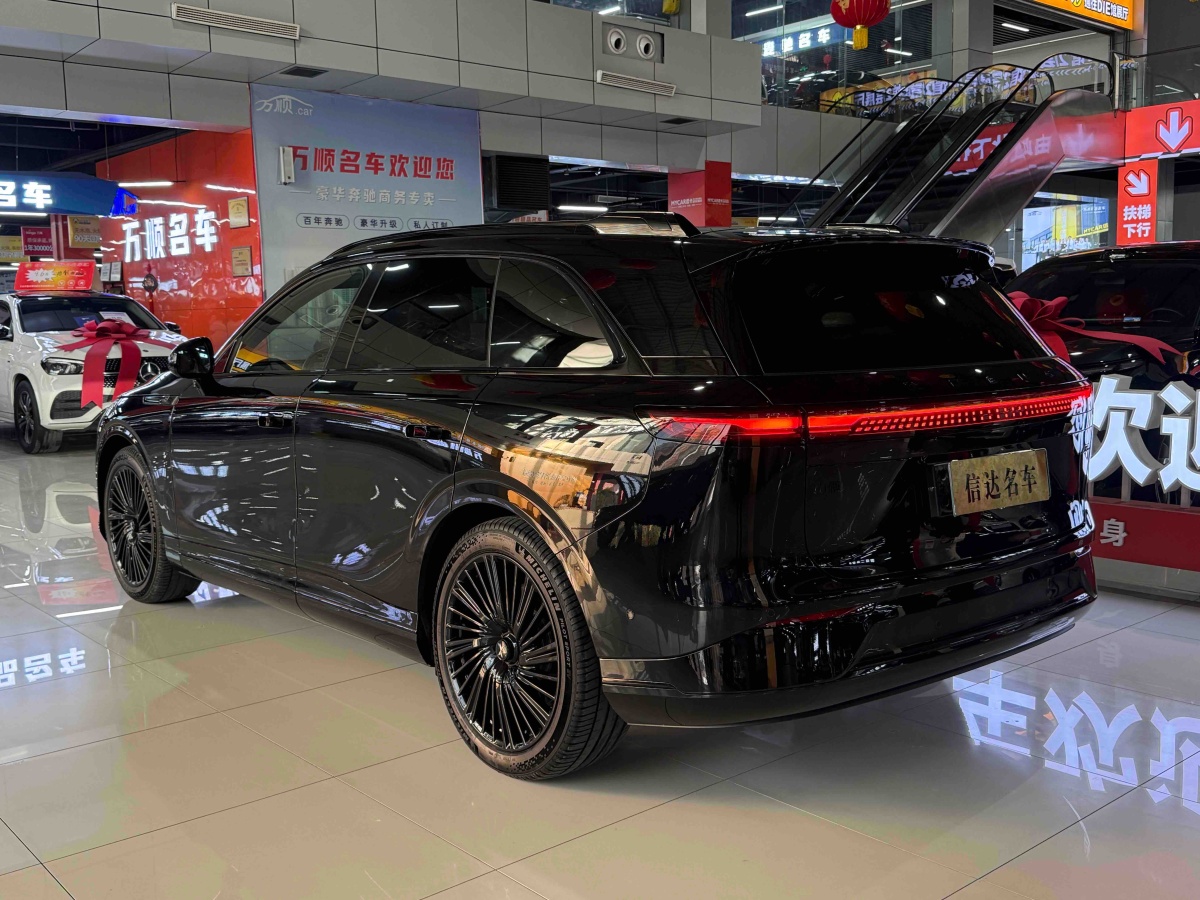 Xpeng G9 2025 صورة سيارة #17