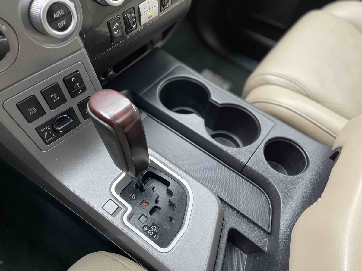 Toyota Sequoia 2015 #17 Toyota Sequoia 2015 immagine di auto #17