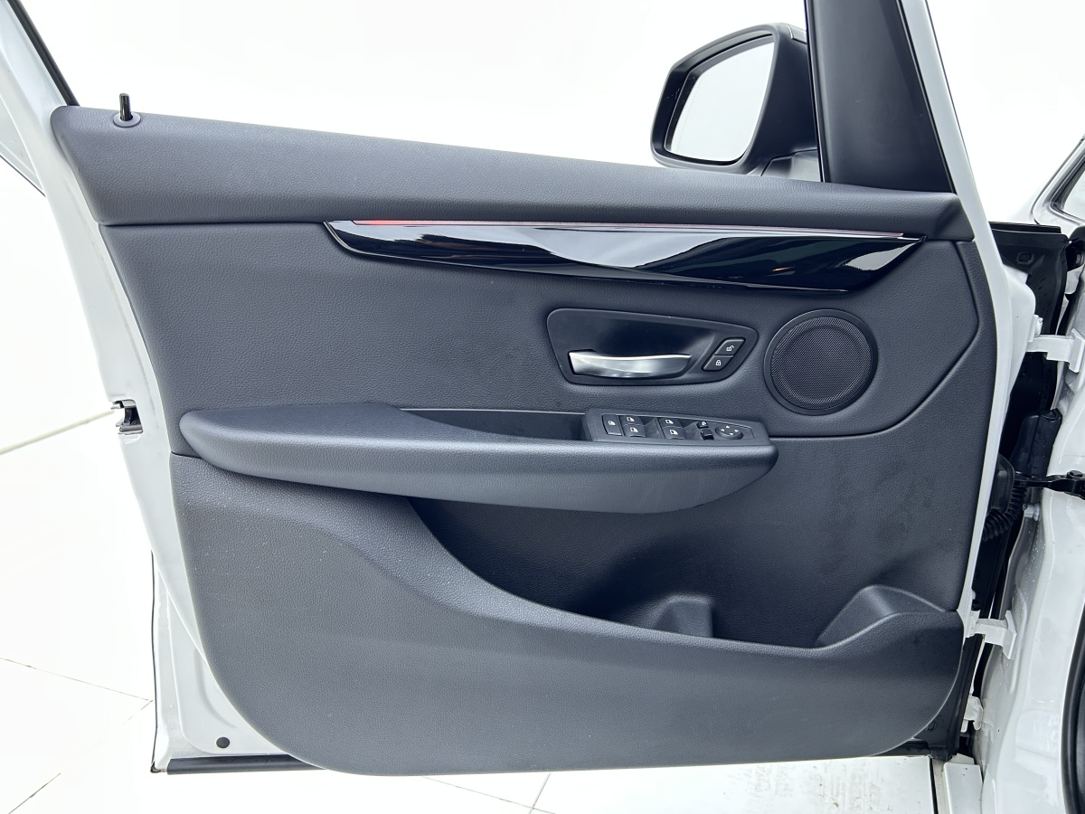 BMW 2 Series Tourer 2017 #17 BMW 2 Series Tourer 2017 car image #17