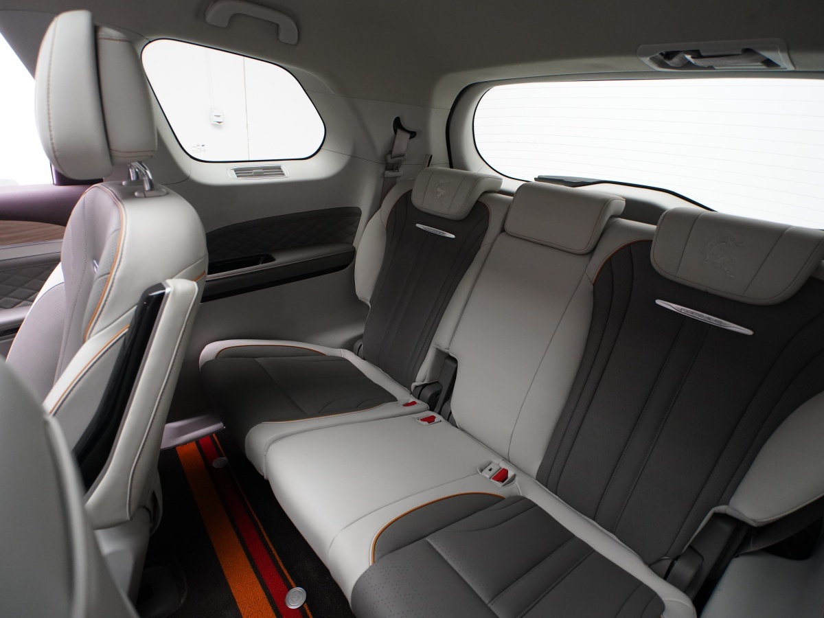 Forthing Yacht 2024 car image #17