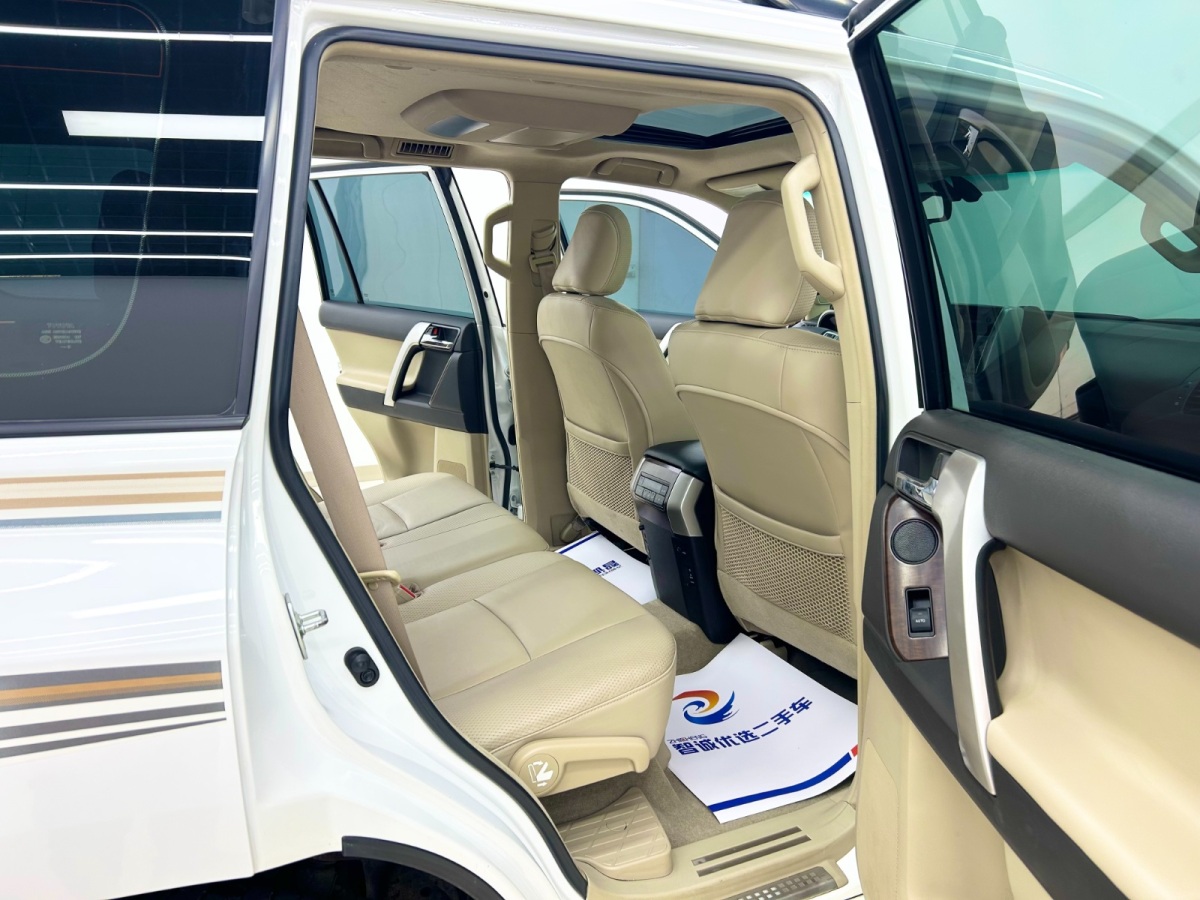 Toyota Land Cruiser Prado 2013 car image #17