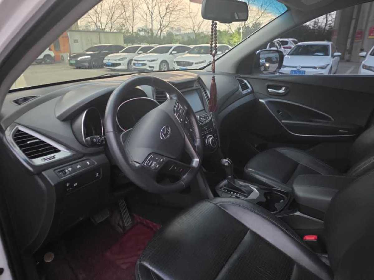 Hyundai Santa Fe 2014 car image #17