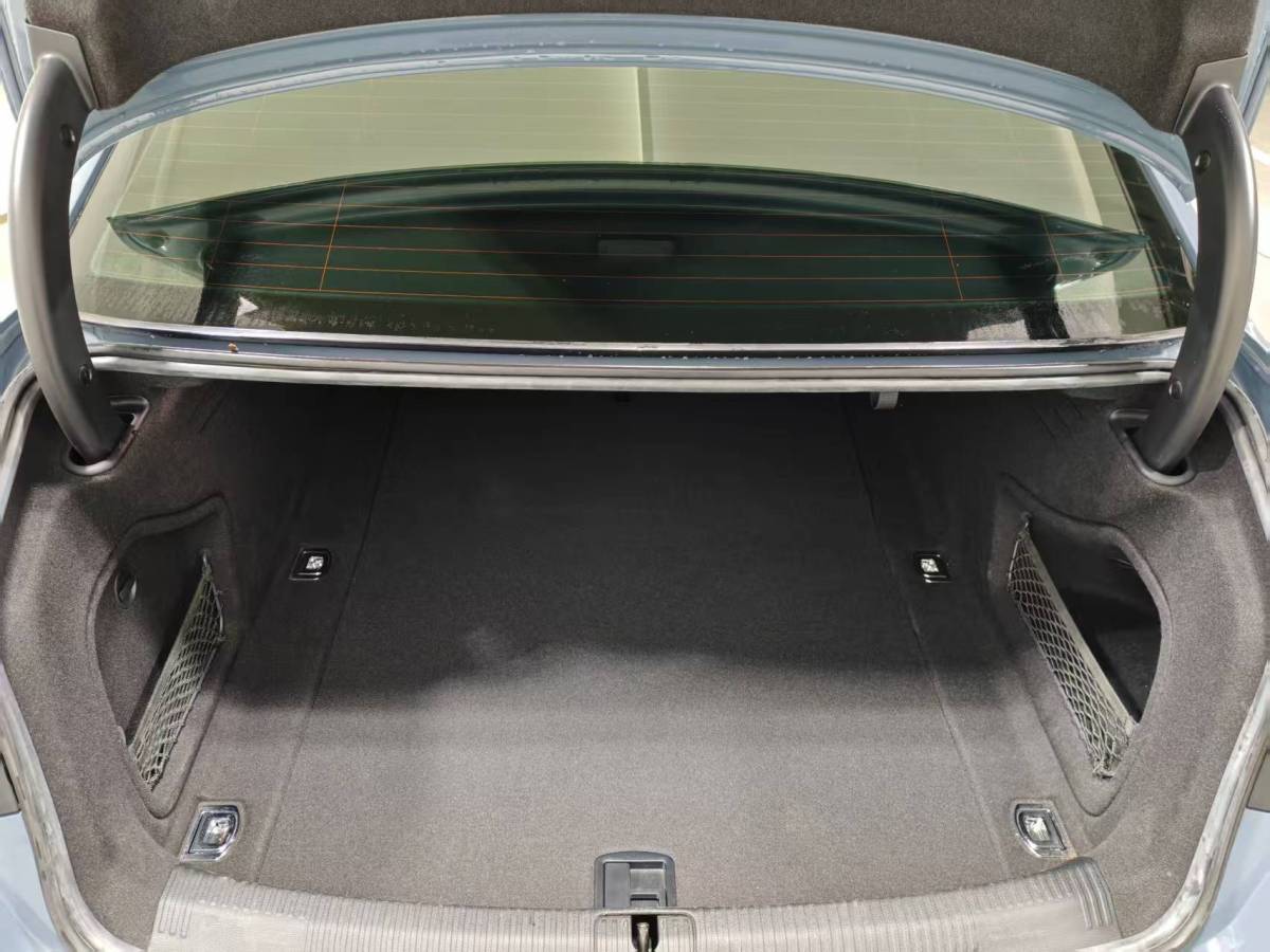 Audi A4L 2022 car image #17