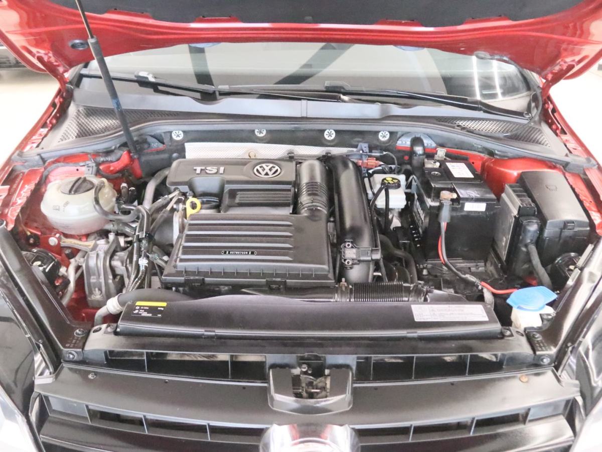 Volkswagen 2016 car image #17