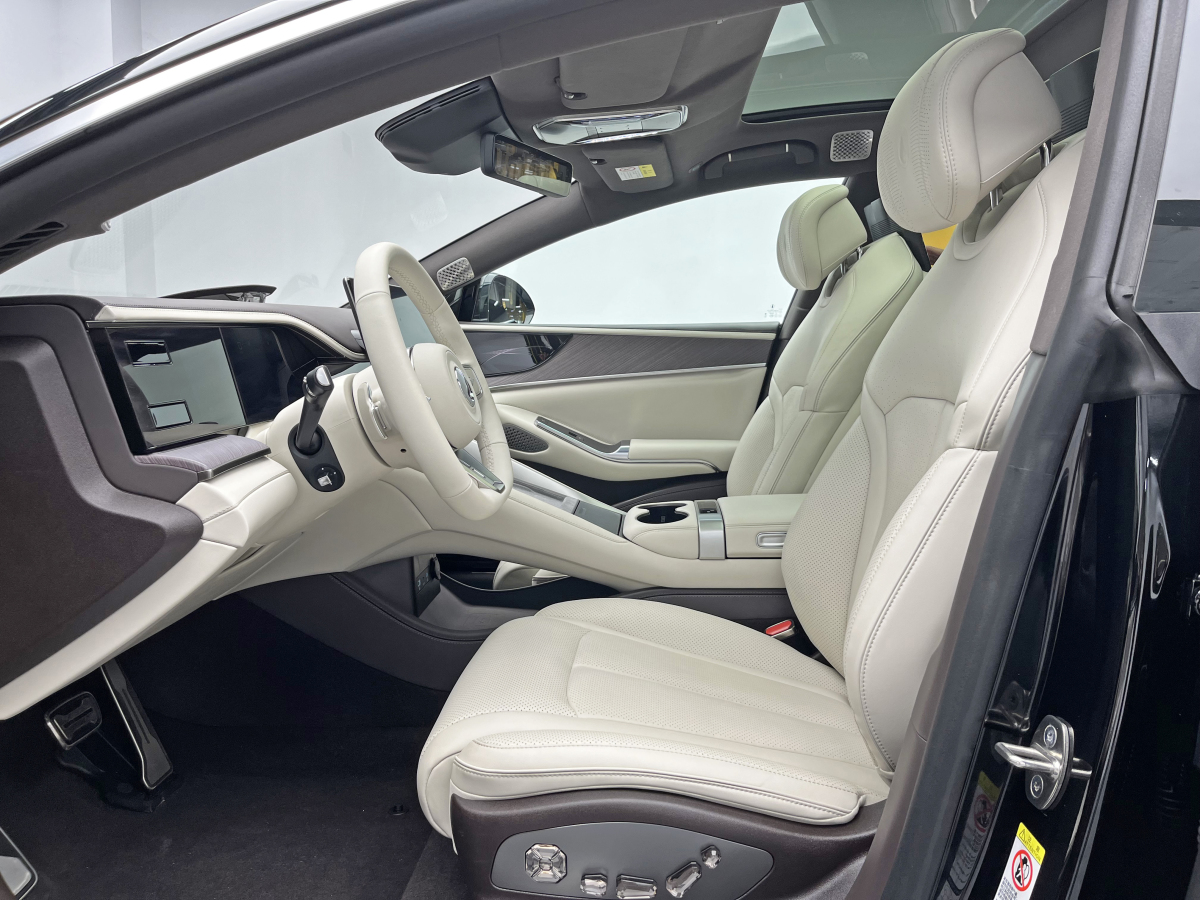 Denza Z9 2024 car image #17