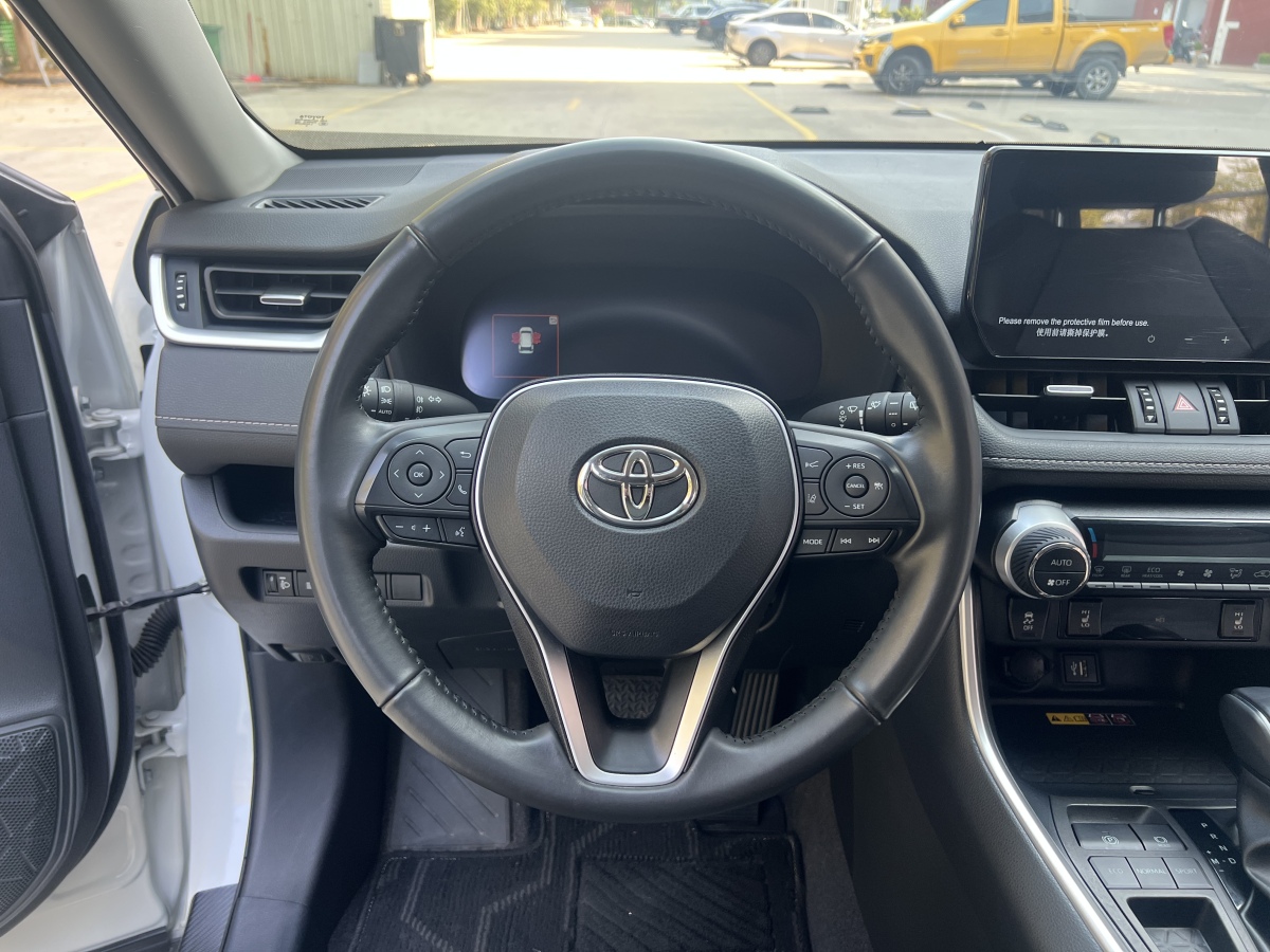 Toyota RAV4 2024 car image #17