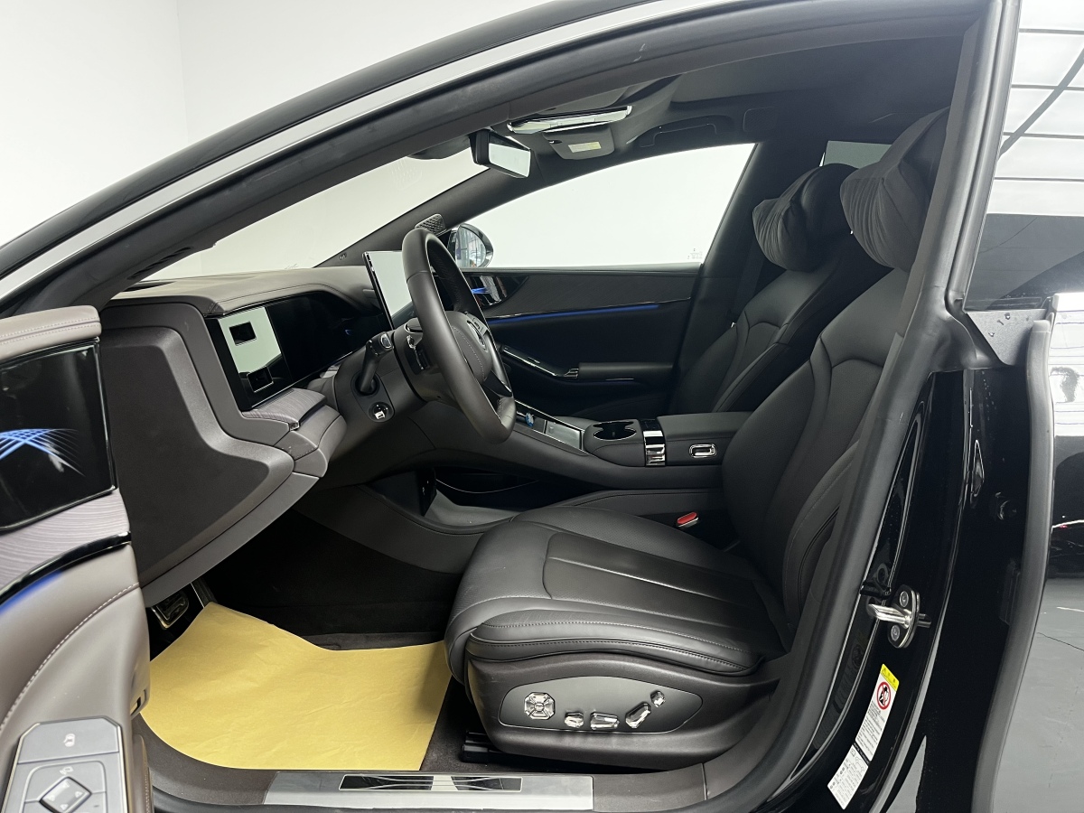 Denza Z9 2024 car image #17