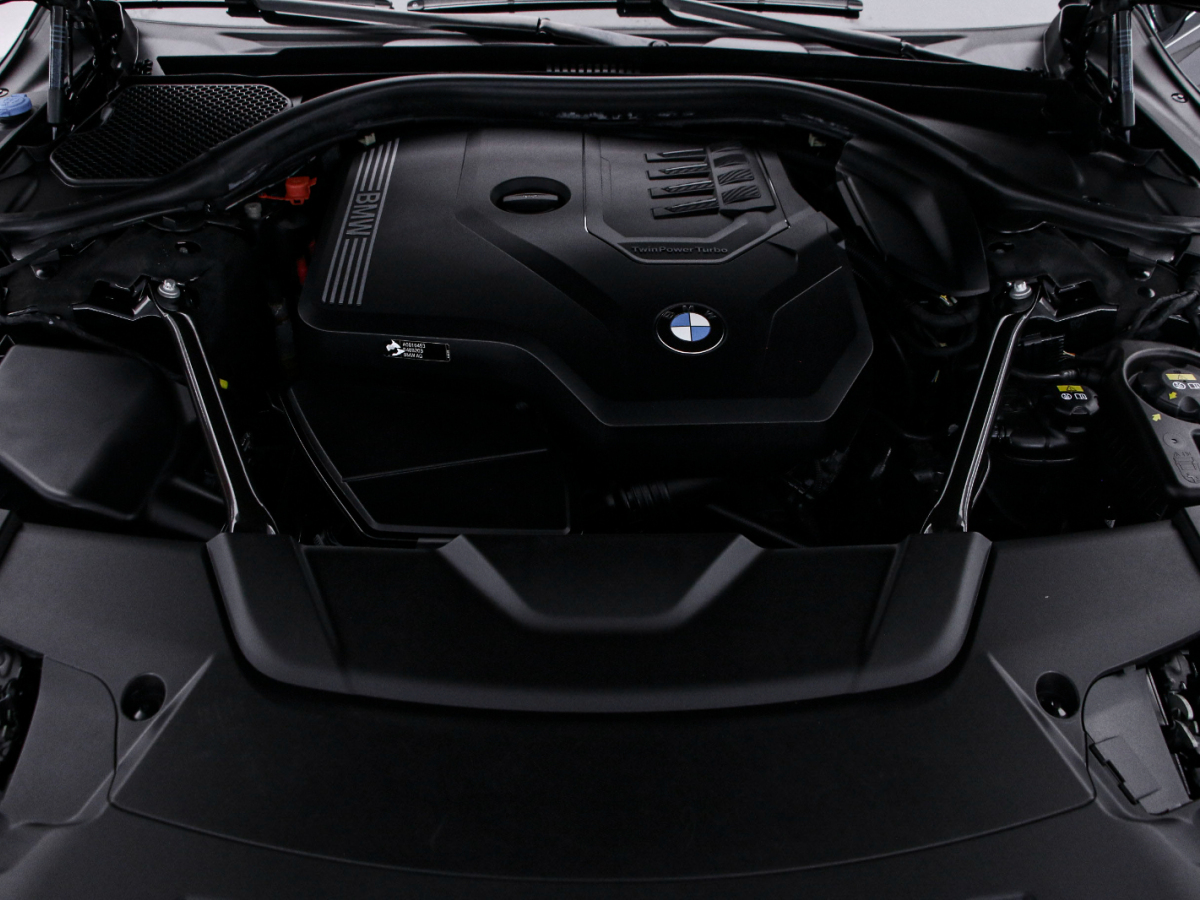 BMW 7 Series 2021 car image #17