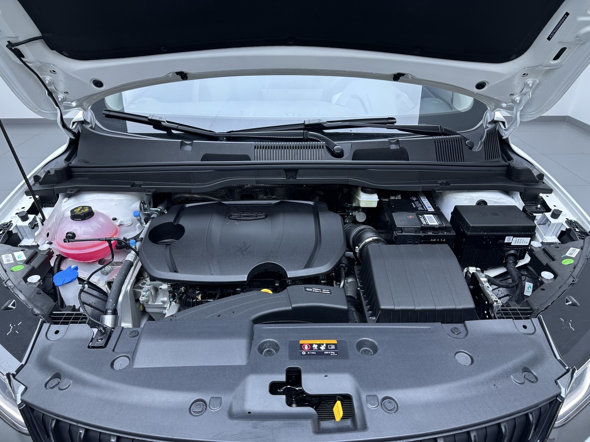 GEELY Coolray 2025 car image #17