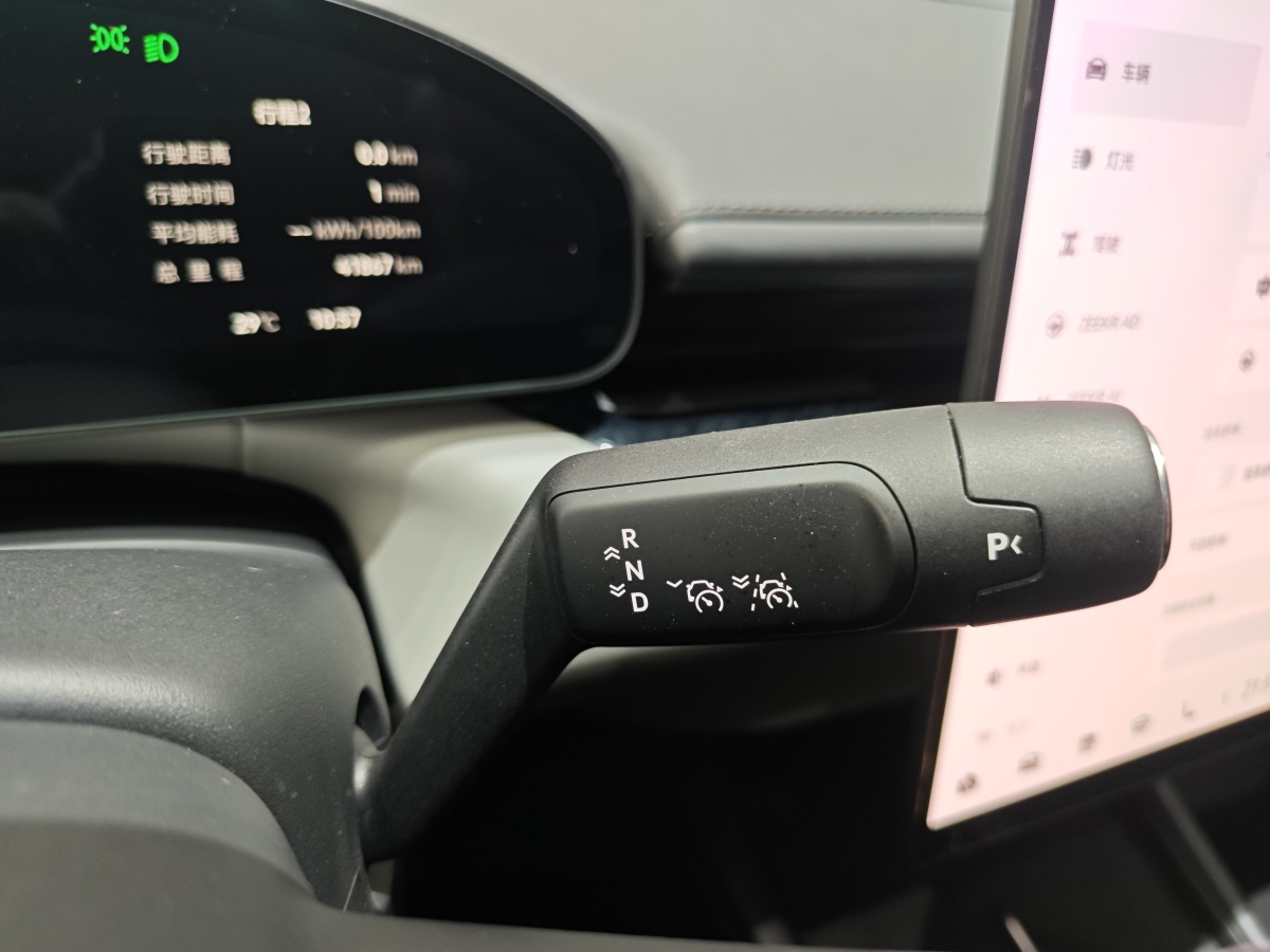 极氪 极氪007 2024 汽车图片 #17