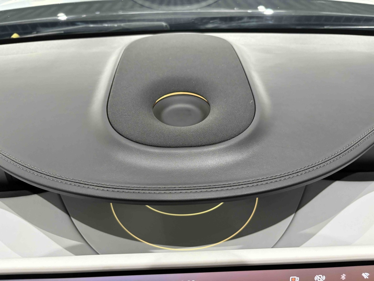 Avatr 11 2023 car image #17