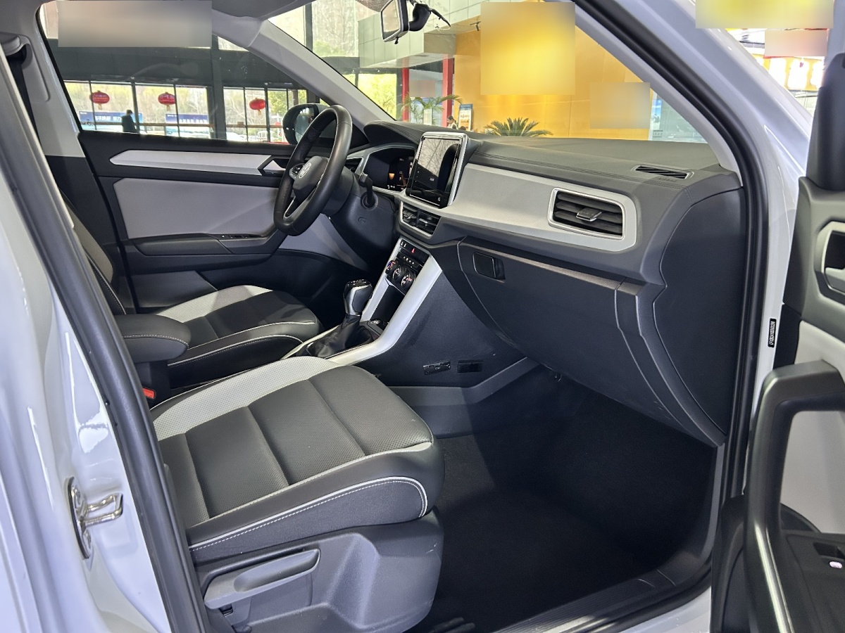 Volkswagen T-Roc 2025 immagine di auto #17