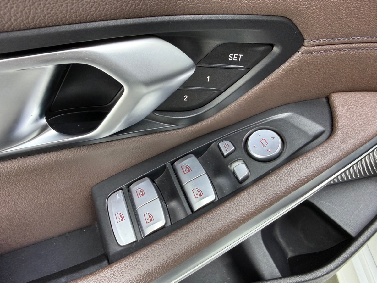 BMW 3 Series 2020 car image #17
