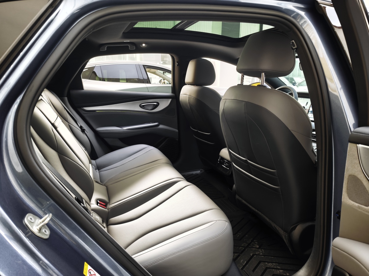 BYD Seal 07 DM-i 2024 صورة سيارة #17