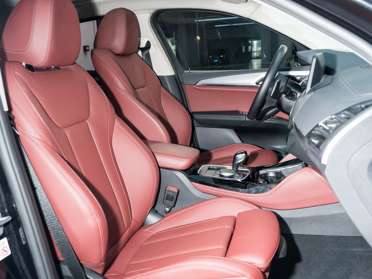 BMW X4 2021 immagine di auto #17