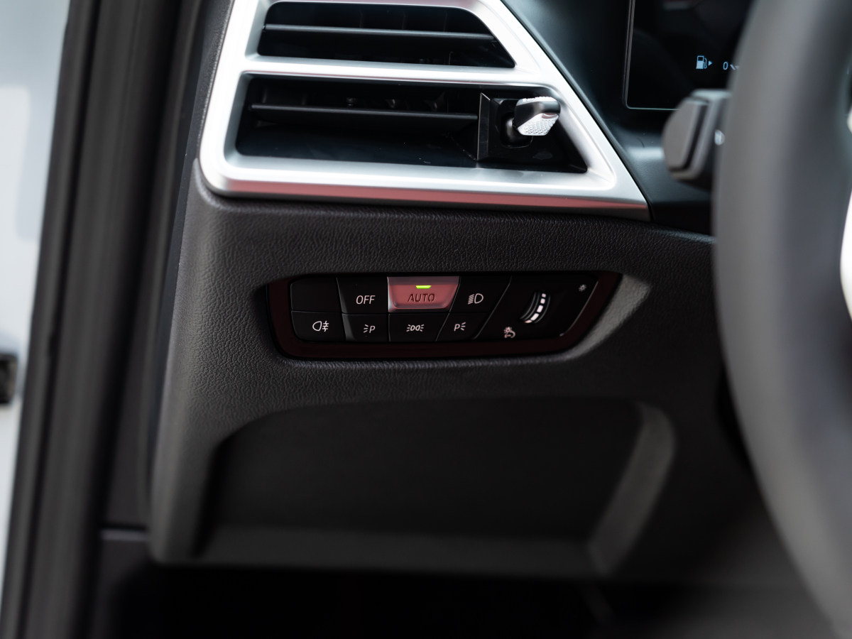 BMW 4 Series 2025 car image #17