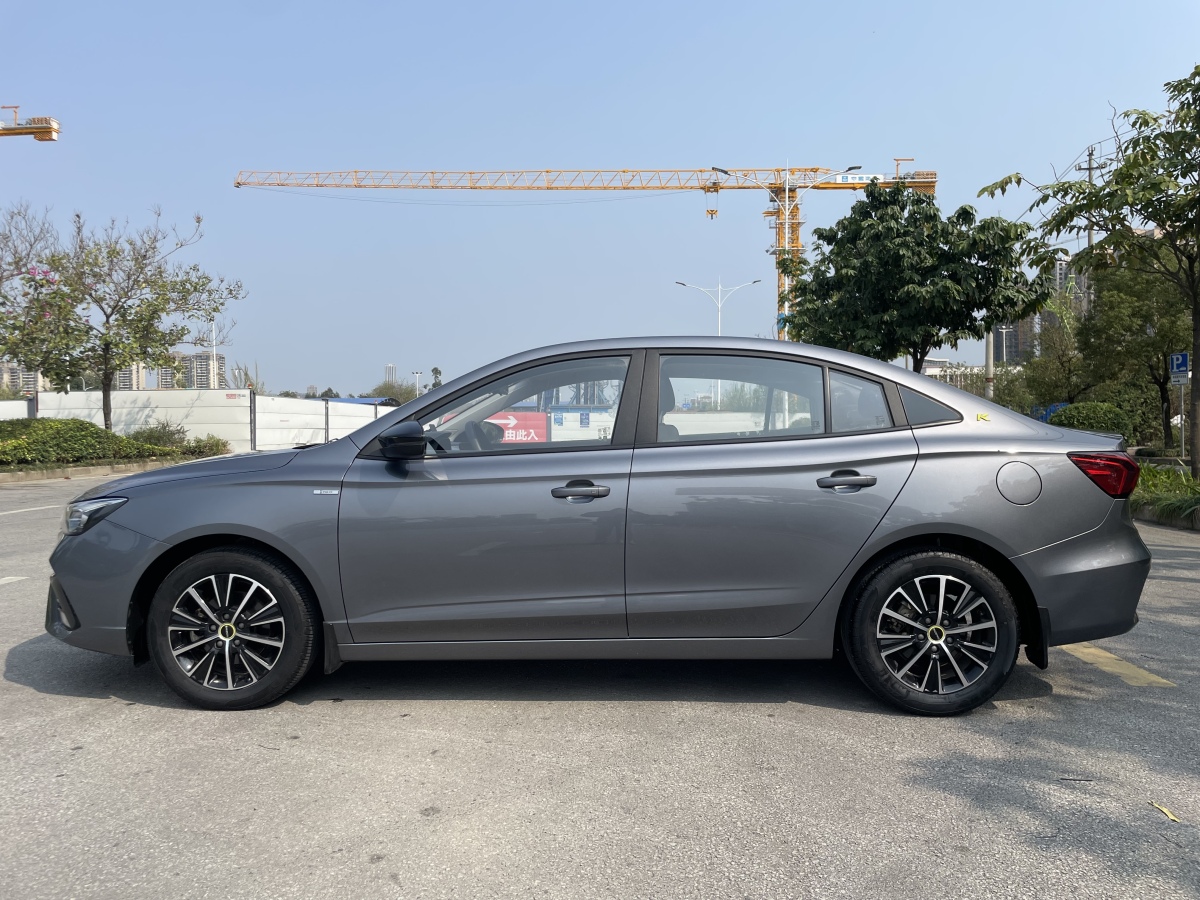 Roewe i5 2021 изображение автомобиля #17