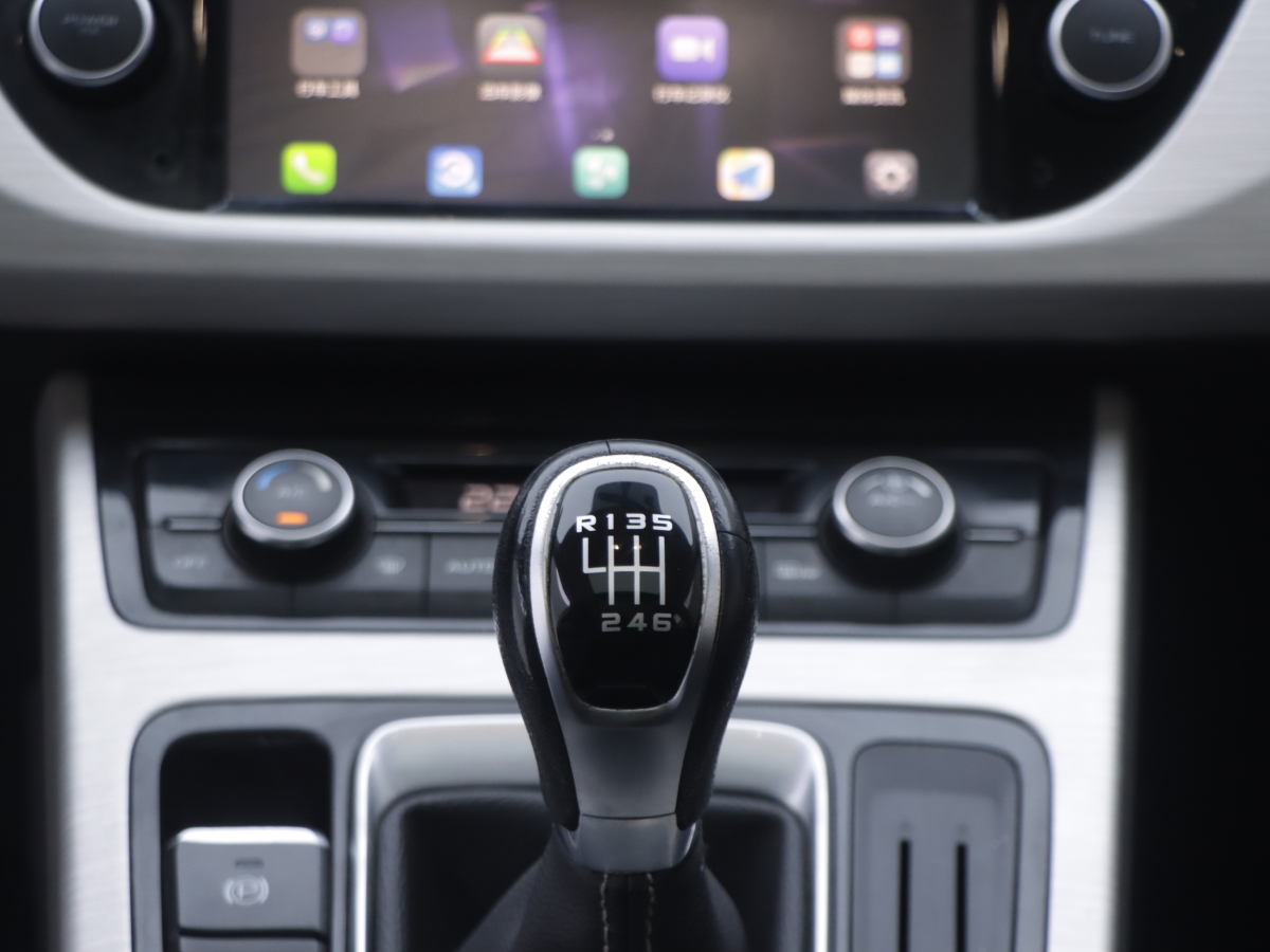 GEELY Boyue 2018 immagine di auto #17