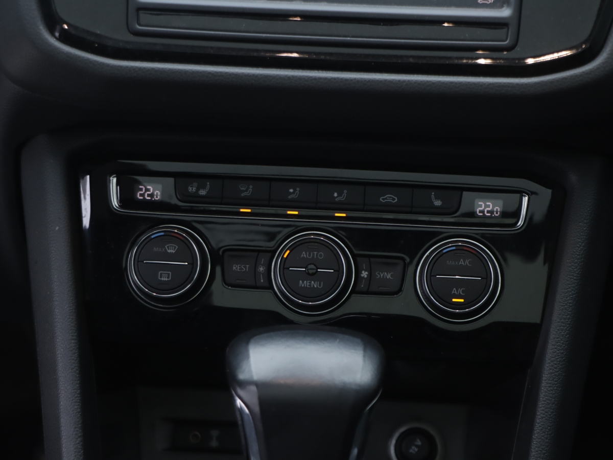 Volkswagen Tiguan X 2018 car image #17