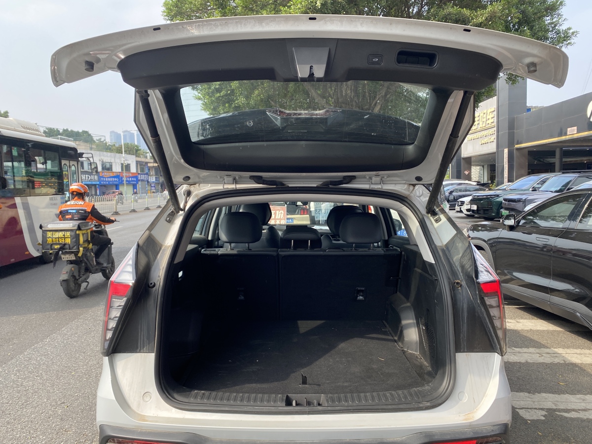 GEELY Boyue L 2024 car image #17