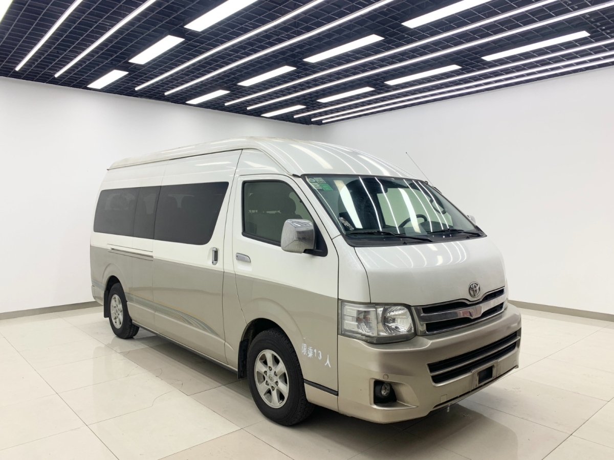 Toyota Hiace 2012 immagine di auto #17