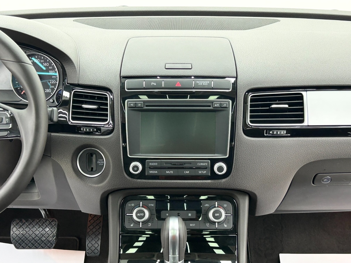 Volkswagen Touareg 2017 immagine di auto #17