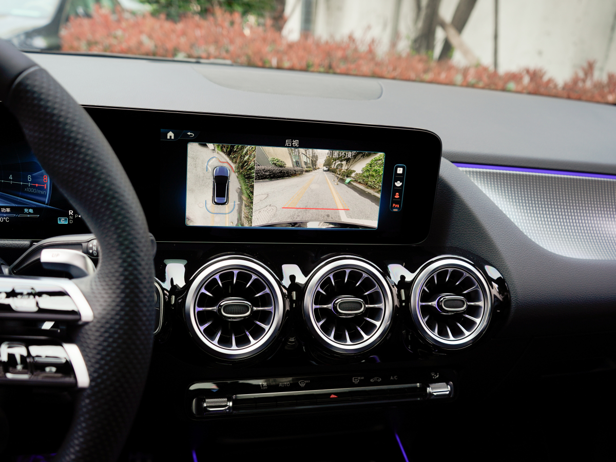 Mercedes-Benz GLA AMG 2024 car image #17