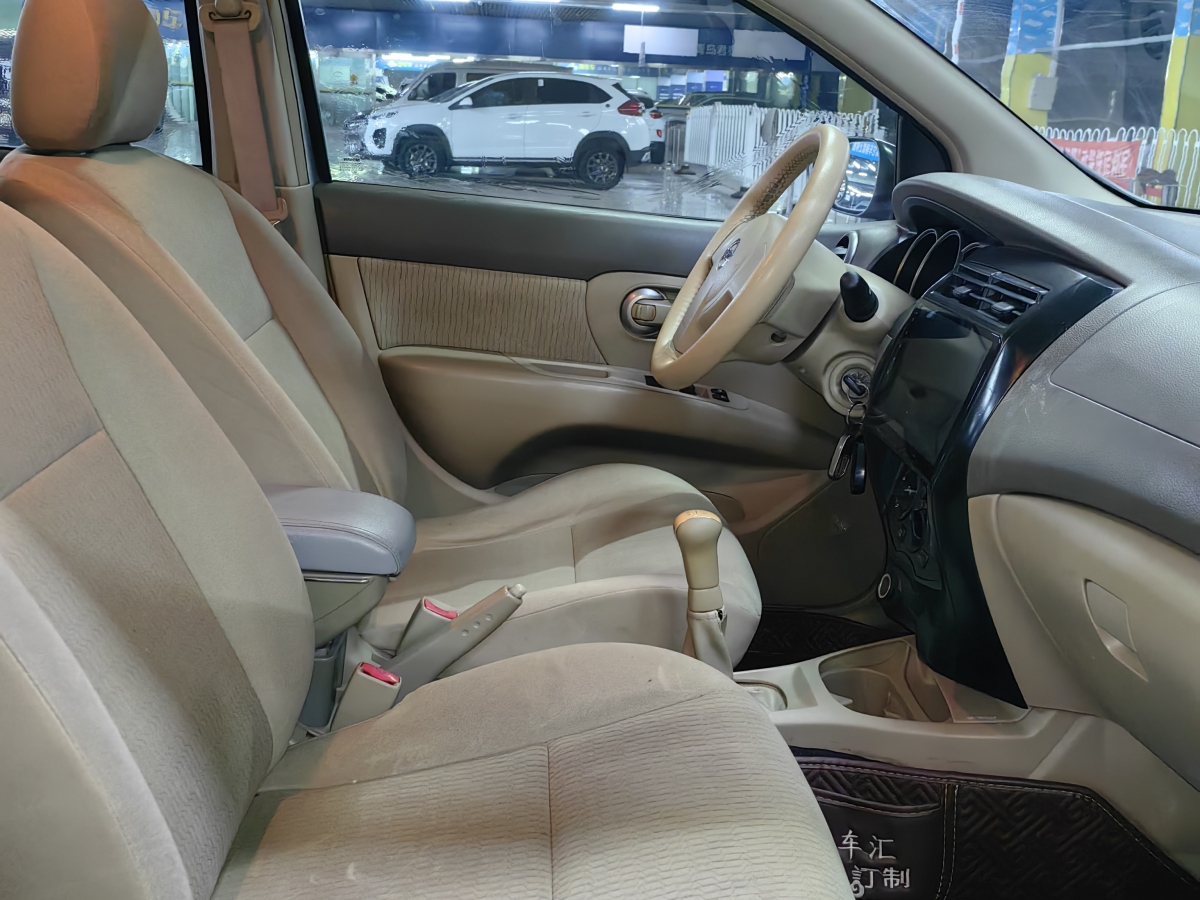 日产 骊威 2012 汽车图片 #17